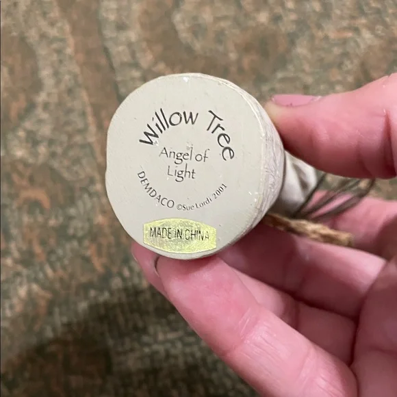 Willow Tree Angel of Light with Star - Cream and Brown - Picture 3 of 4